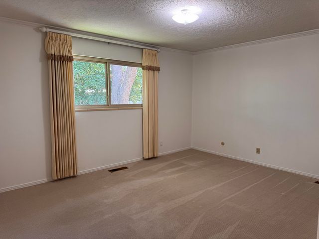 7704 Spring Avenue NE, Albuquerque, NM 87110