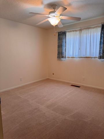 7704 Spring Avenue NE, Albuquerque, NM 87110
