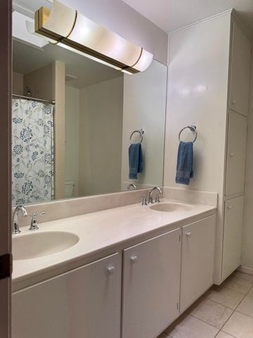 7704 Spring Avenue NE, Albuquerque, NM 87110