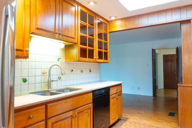 7704 Spring Avenue NE, Albuquerque, NM 87110