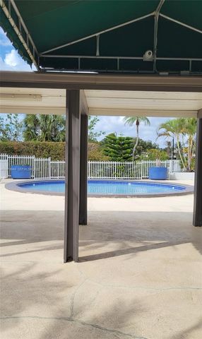 11396 SW 65th St, Miami, FL 33173