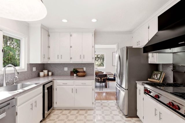 775 W California Way, Woodside, CA 94062