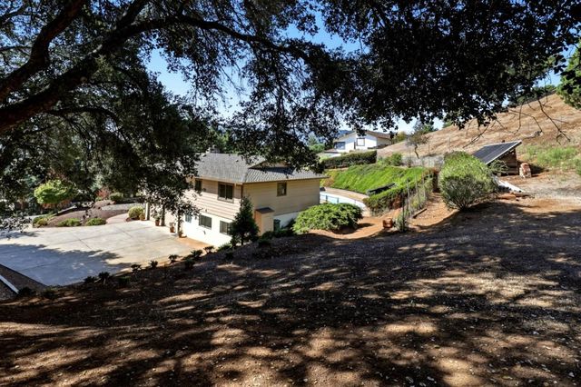775 W California Way, Woodside, CA 94062