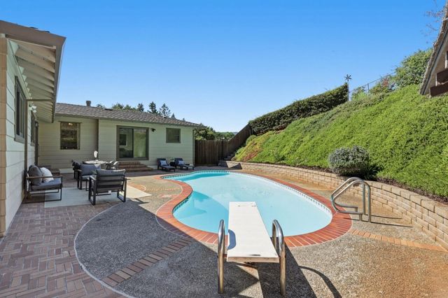 775 W California Way, Woodside, CA 94062