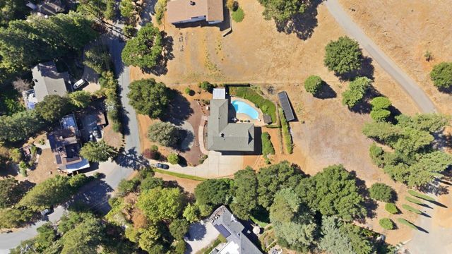 775 W California Way, Woodside, CA 94062