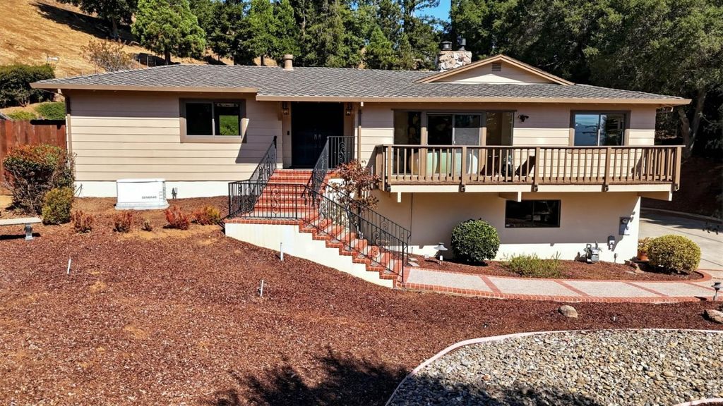 775 W California Way, Woodside, CA 94062