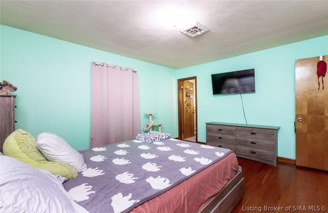 9007 County Road 403, Charlestown, IN 47111