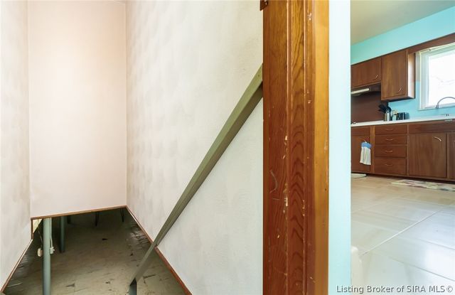 9007 County Road 403, Charlestown, IN 47111