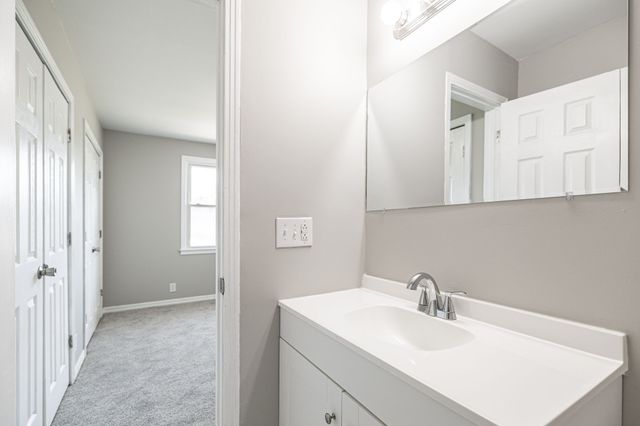 196 Evergreen Cir, Hendersonville, TN 37075
