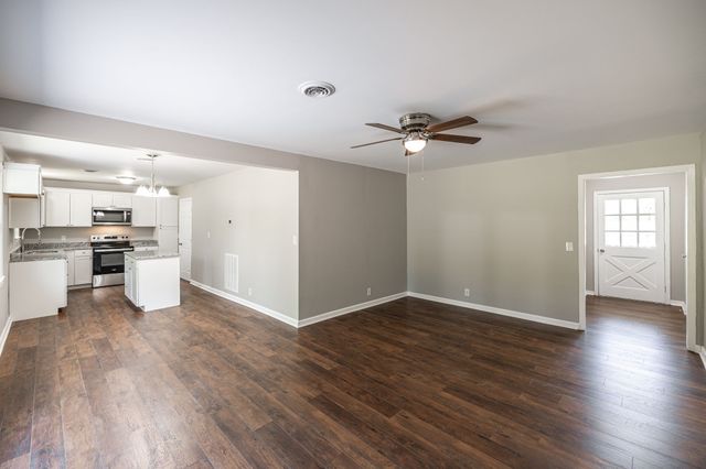 196 Evergreen Cir, Hendersonville, TN 37075