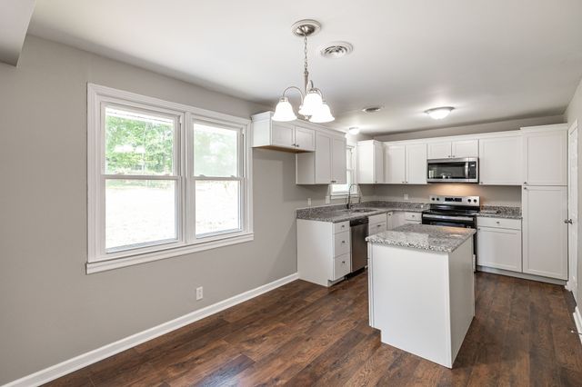 196 Evergreen Cir, Hendersonville, TN 37075