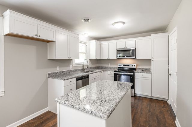 196 Evergreen Cir, Hendersonville, TN 37075