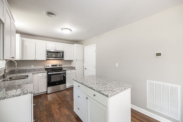 196 Evergreen Cir, Hendersonville, TN 37075