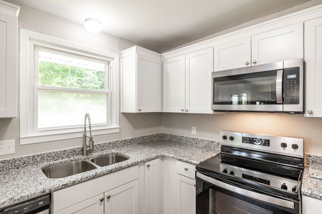 196 Evergreen Cir, Hendersonville, TN 37075