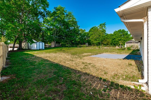 196 Evergreen Cir, Hendersonville, TN 37075