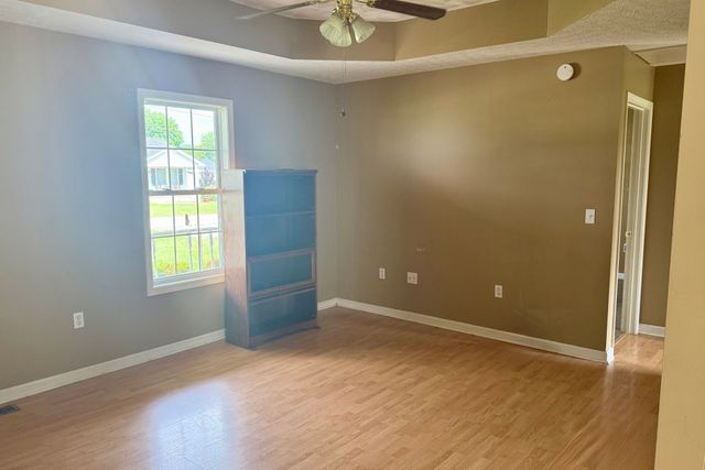1226 Derek Dr, Franklin, KY 42134