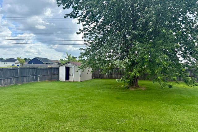 1226 Derek Dr, Franklin, KY 42134