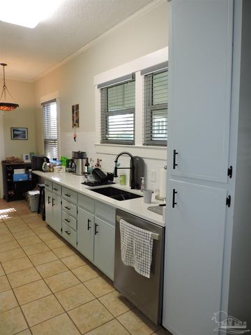 1704 E Lee St, Pensacola, FL 32503