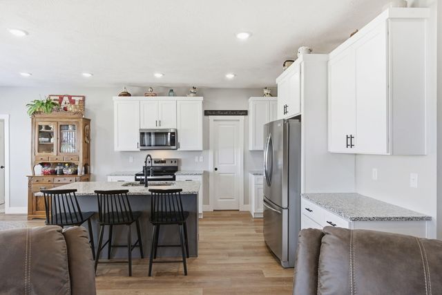 161 E Chloe Lane, Republic, MO 65738