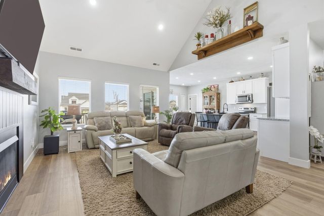 161 E Chloe Lane, Republic, MO 65738