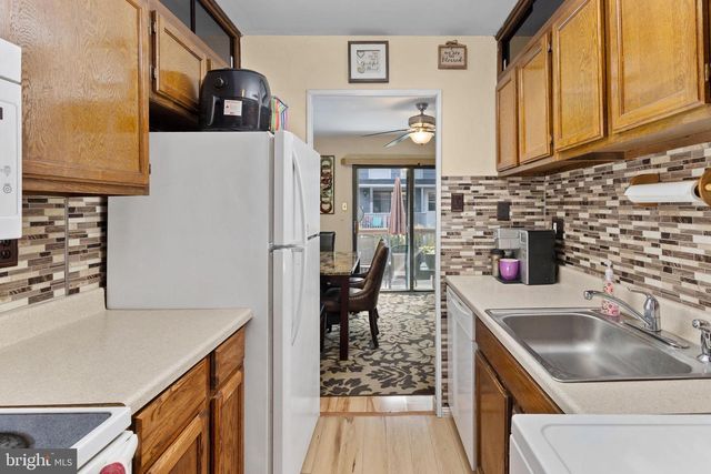 20 MAPLEWOOD, West Deptford, NJ 08066