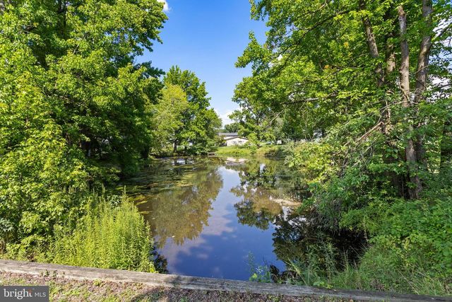20 MAPLEWOOD, West Deptford, NJ 08066