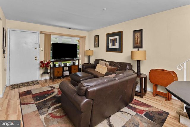 20 MAPLEWOOD, West Deptford, NJ 08066