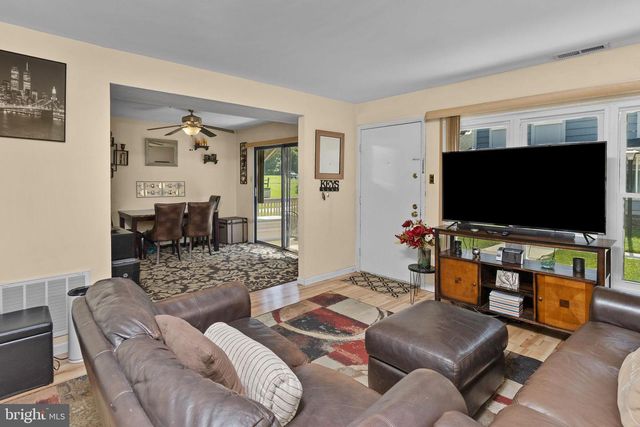 20 MAPLEWOOD, West Deptford, NJ 08066