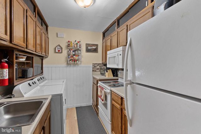 20 MAPLEWOOD, West Deptford, NJ 08066