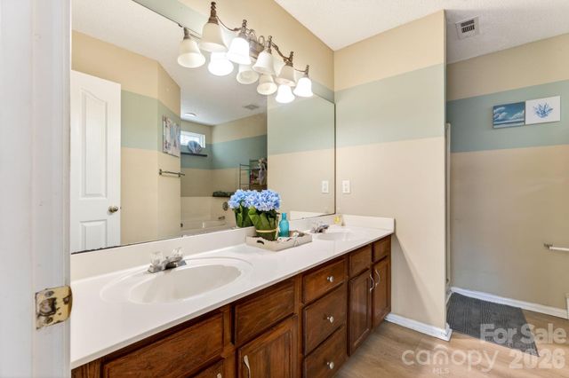 13908 Mcgloughlin Way Court, Charlotte, NC 28273