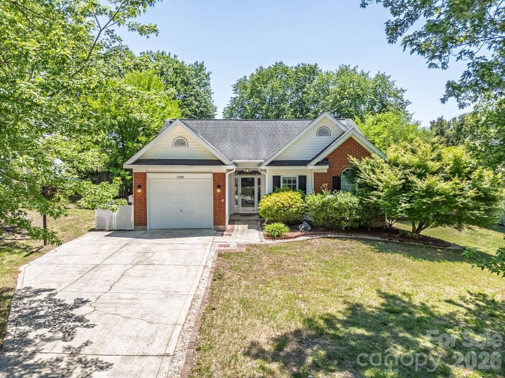 13908 Mcgloughlin Way Court, Charlotte, NC 28273