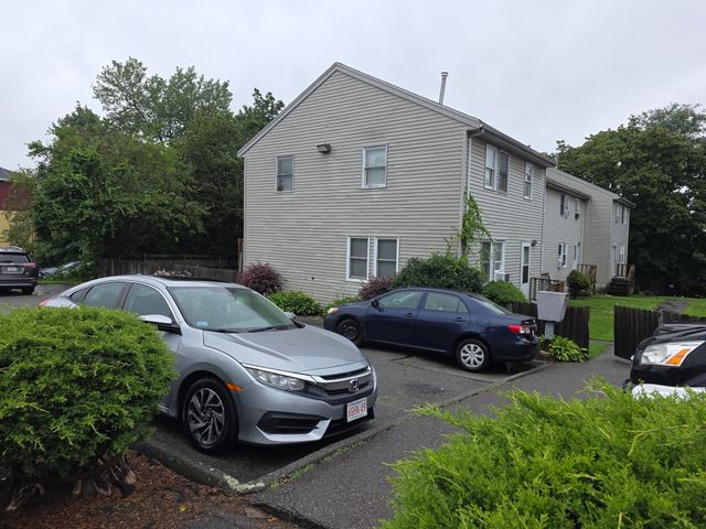 37 Wall St 2C, Worcester, MA 01604