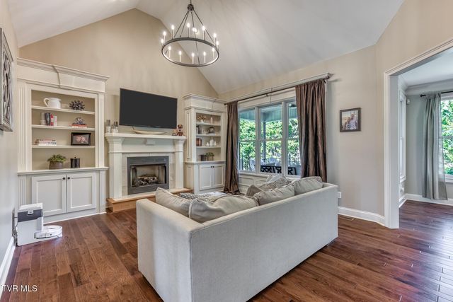 2129 Highland Falls Court, Johnson City, TN 37615