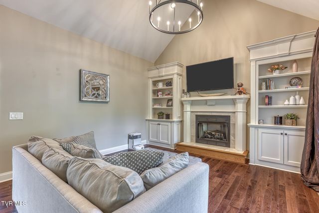 2129 Highland Falls Court, Johnson City, TN 37615