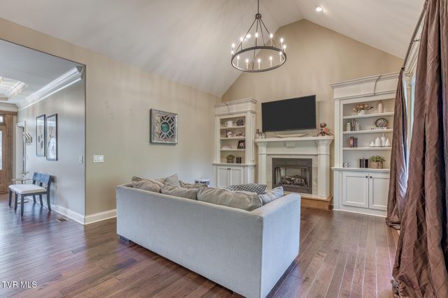 2129 Highland Falls Court, Johnson City, TN 37615