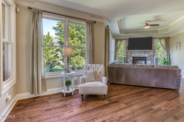 2129 Highland Falls Court, Johnson City, TN 37615