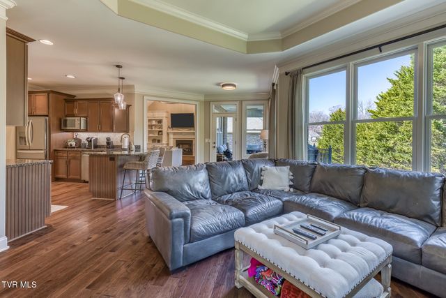 2129 Highland Falls Court, Johnson City, TN 37615