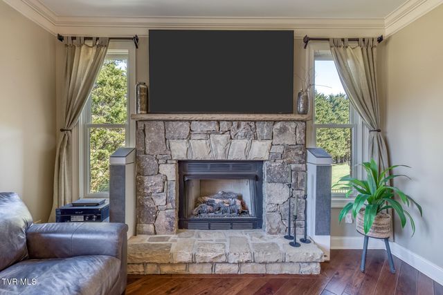 2129 Highland Falls Court, Johnson City, TN 37615