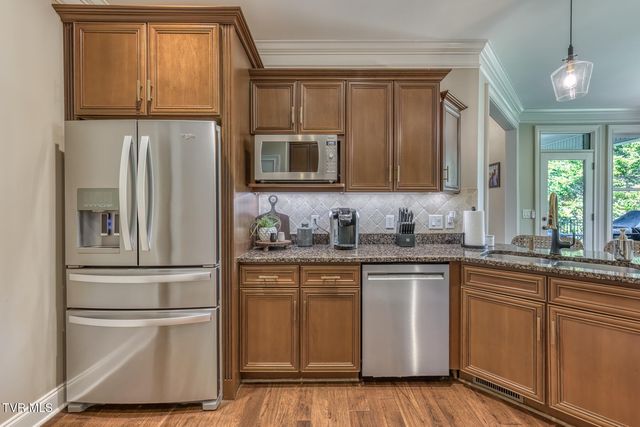 2129 Highland Falls Court, Johnson City, TN 37615