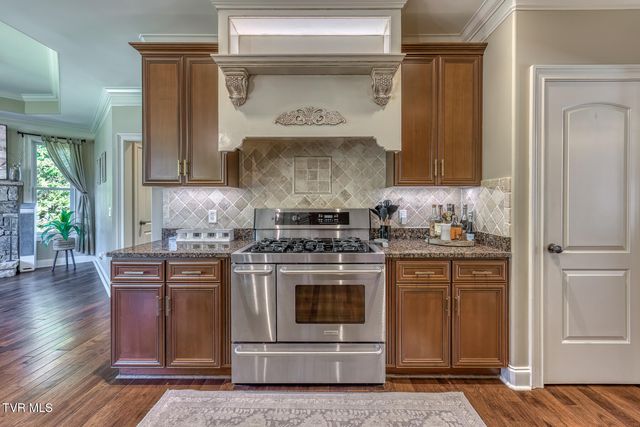 2129 Highland Falls Court, Johnson City, TN 37615