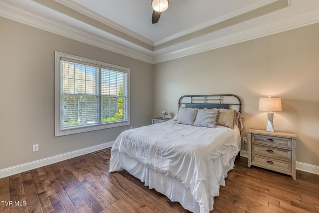 2129 Highland Falls Court, Johnson City, TN 37615