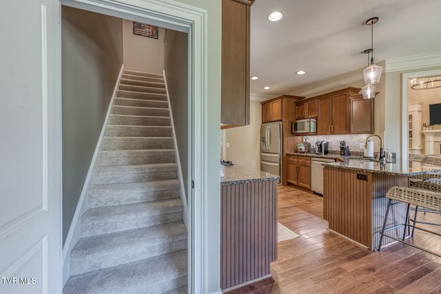 2129 Highland Falls Court, Johnson City, TN 37615