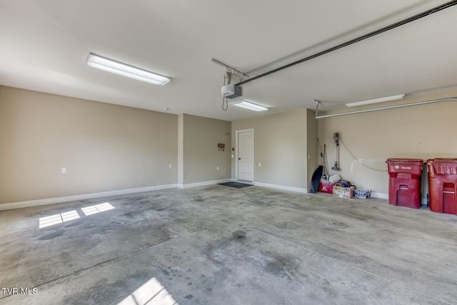 2129 Highland Falls Court, Johnson City, TN 37615