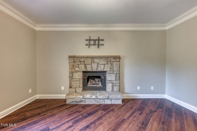 2129 Highland Falls Court, Johnson City, TN 37615