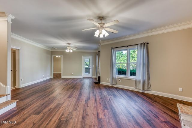 2129 Highland Falls Court, Johnson City, TN 37615