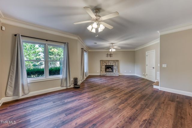 2129 Highland Falls Court, Johnson City, TN 37615