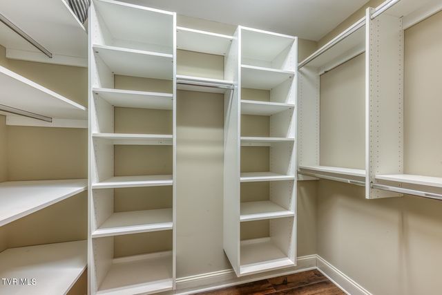 2129 Highland Falls Court, Johnson City, TN 37615