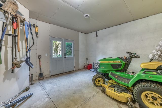 2129 Highland Falls Court, Johnson City, TN 37615