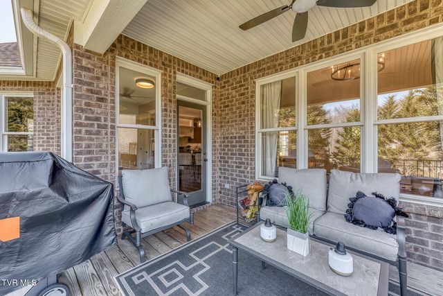 2129 Highland Falls Court, Johnson City, TN 37615