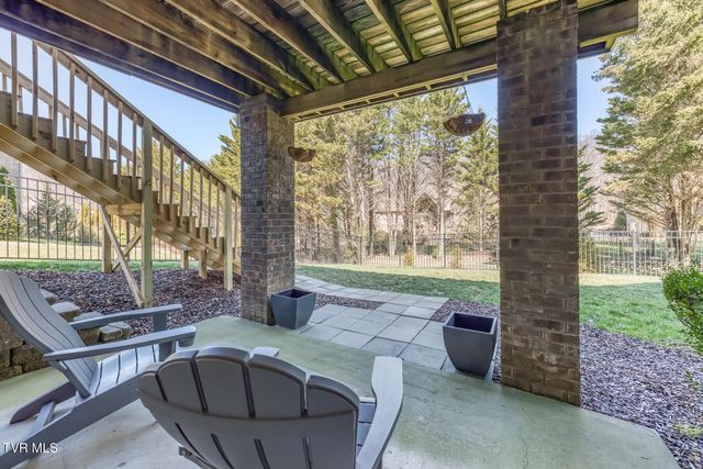 2129 Highland Falls Court, Johnson City, TN 37615